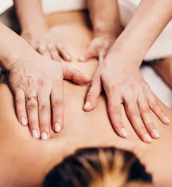 4 HANDS MASSAGE
